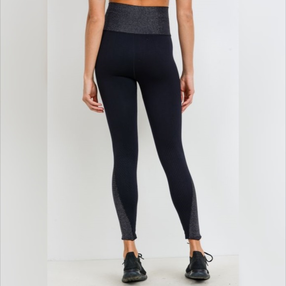 COPY - Glitter Infused Highwaist Seamless Leggings - Picture 5 of 8